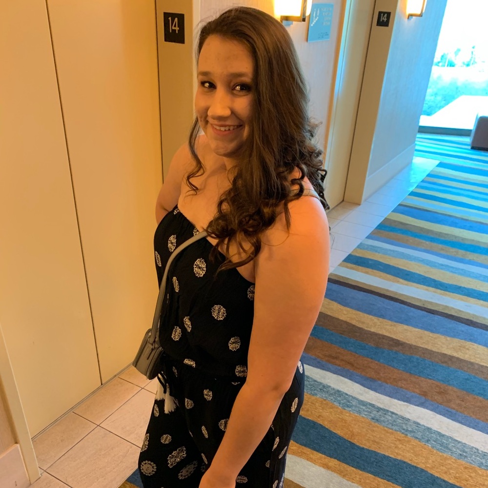 Meet your Posher, Laura